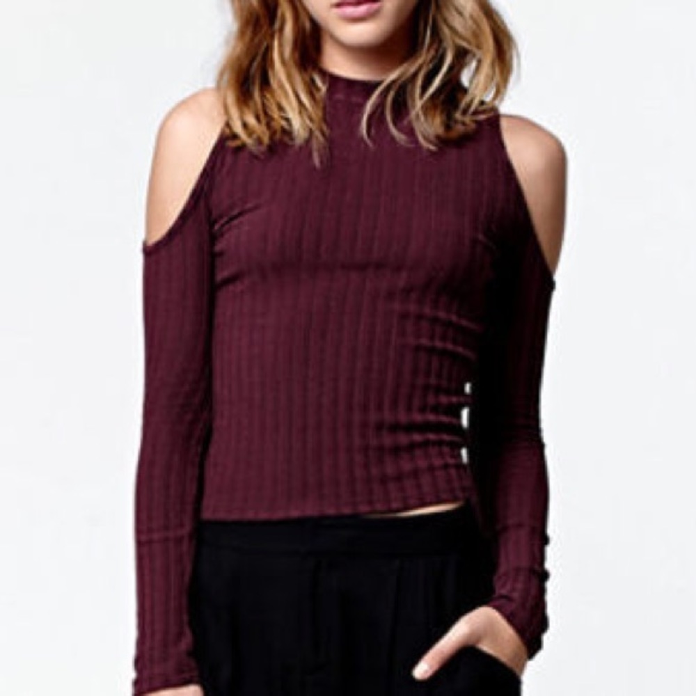 Kendall + Kylie ribbed cold shoulder burgundy top